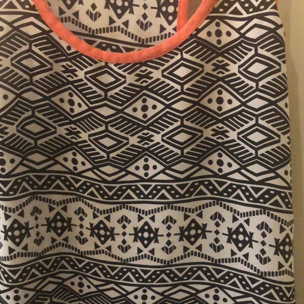 Target Patterned Tank - Picture 2 of 2